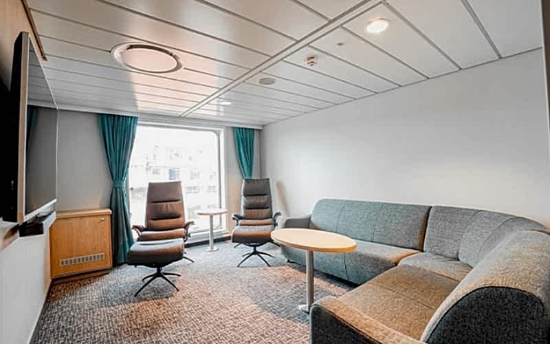 Cruise Gemisi Kabin Mobilaları Konfor ve Fonksiyonellik